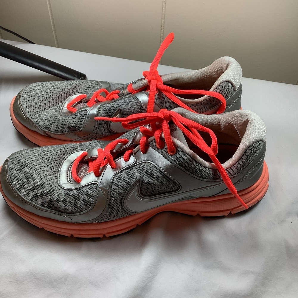Nike Air Relentless 2 Womens Running Shoes Grey and Coral Sneakers Sz 8